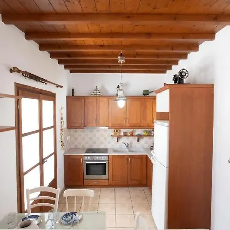 Mykonos Elegance 2-bedroom Escape In Psarou