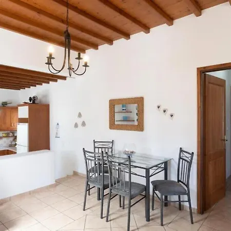 Mykonos Elegance 2-bedroom Escape In Psarou