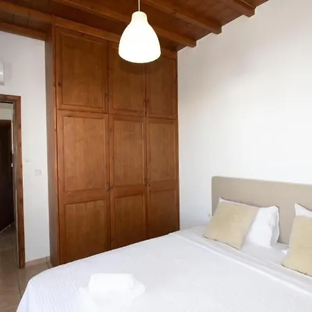 Mykonos Elegance 2-bedroom Escape In Psarou Apartment *