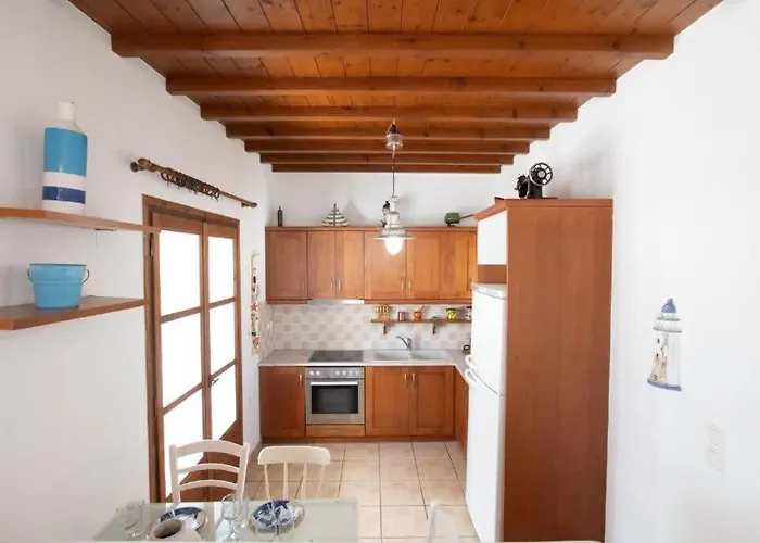 Mykonos Elegance 2-bedroom Escape In Psarou